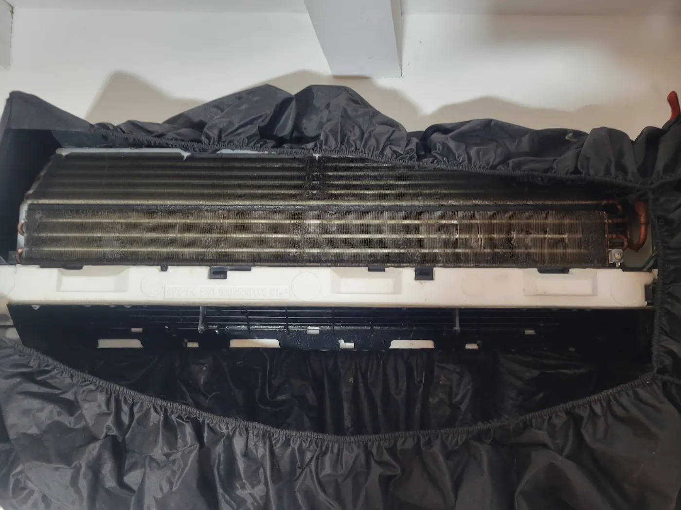 Échangeur encrassé, une cause fréquente de clim qui refroidit mal